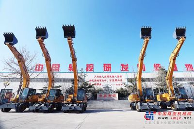 【2024開門紅】恒特挖掘機批量發(fā)車儀式!